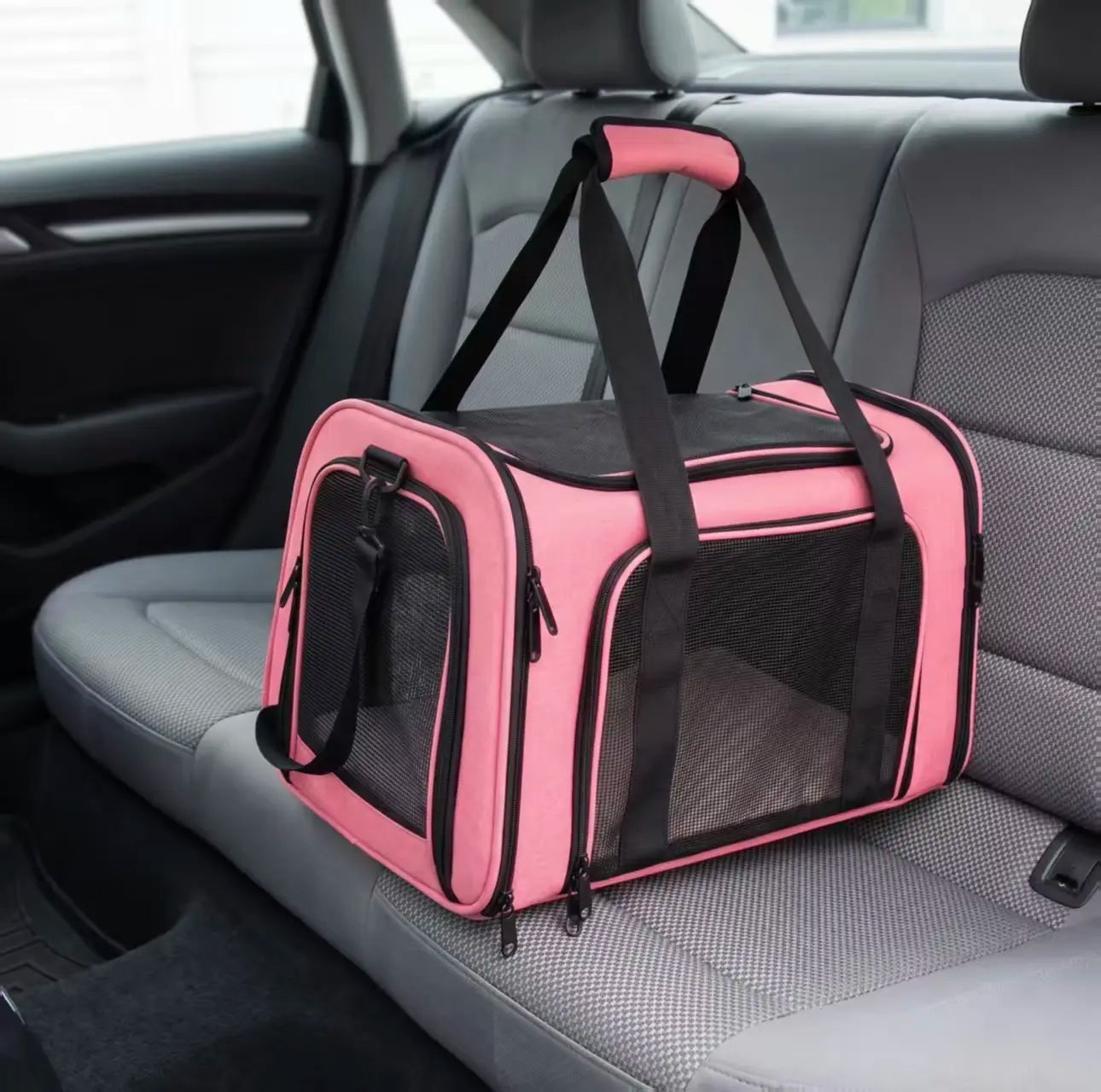 Portable Pet Carrier Bag, Suitable for Large Cats and Small Dogs, Airline-Approved Soft Travel Case, Breathable Mesh Transport Bag, Foldable Pet Travel Bag, Suitable for Outdoor/Car/Airplane Use
